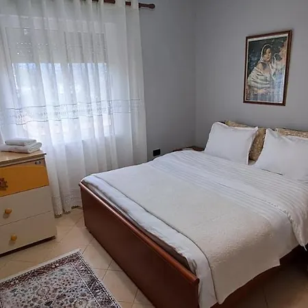 아파트 Tirana'S Countryside Gem *